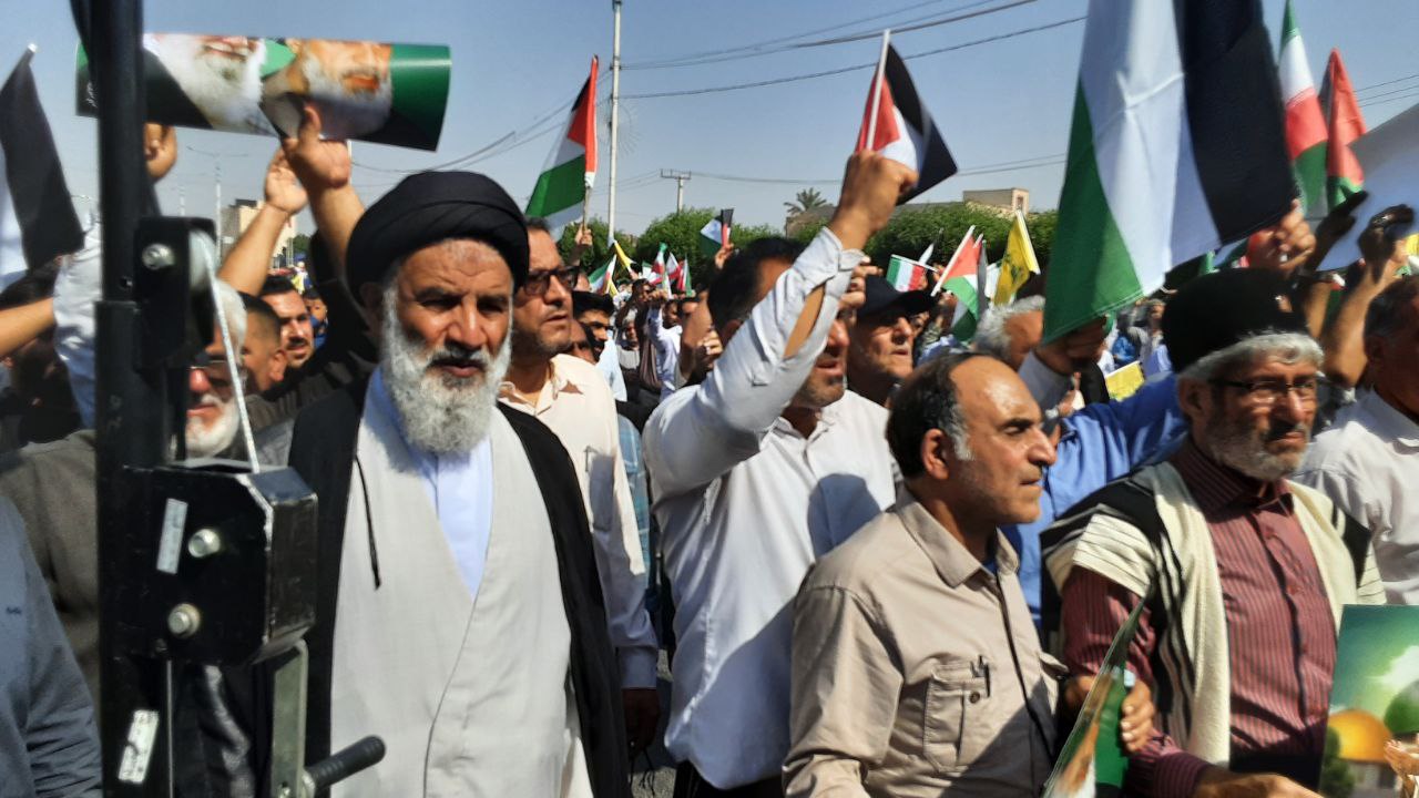 اسرائیل کوچک‌تر از آن است که در مقابل ایران اسلامی قد علم کند