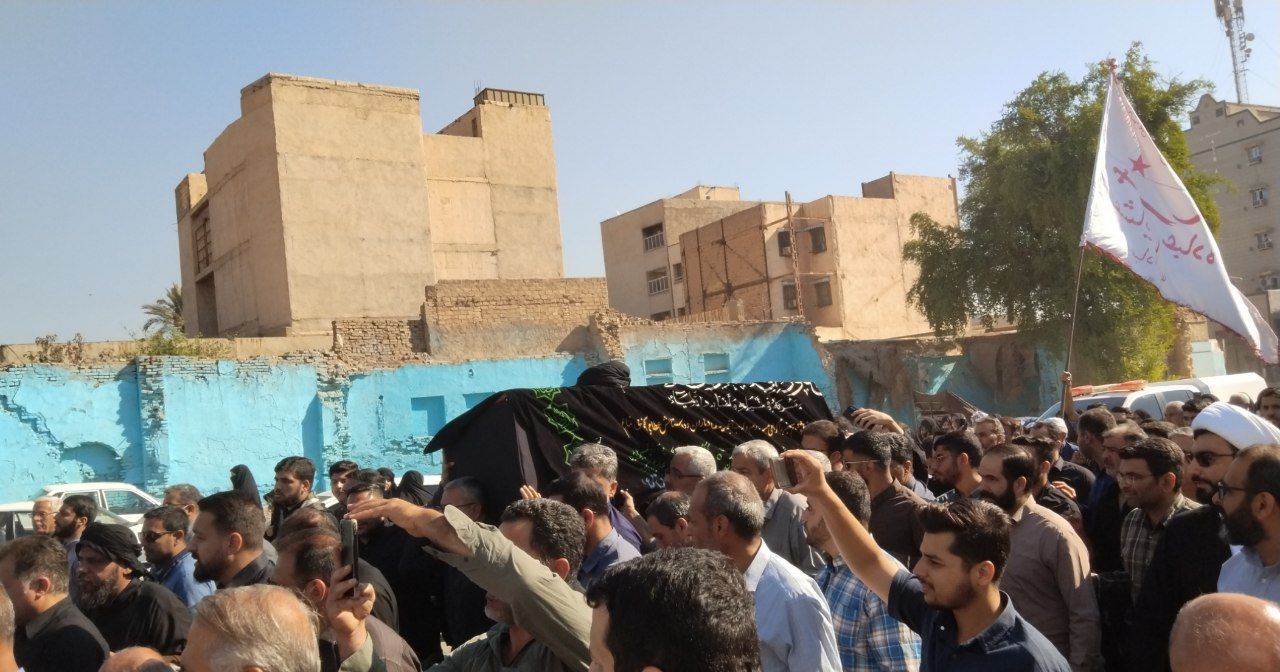 تشییع باشکوه پیکر حضرت آیت‌الله سید طیب موسوی و خاکسپاری در حرم علی بن مهزیار اهوازی