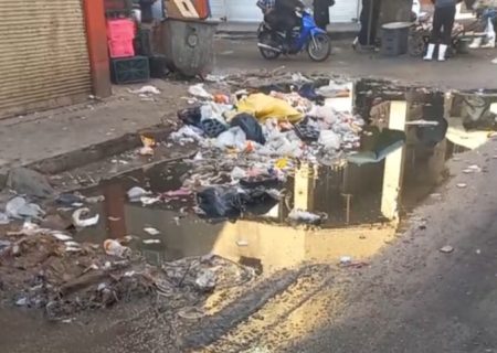 فاضلاب روان و زباله‌های تلنبار در خیابان شمشیری نادری اهواز
