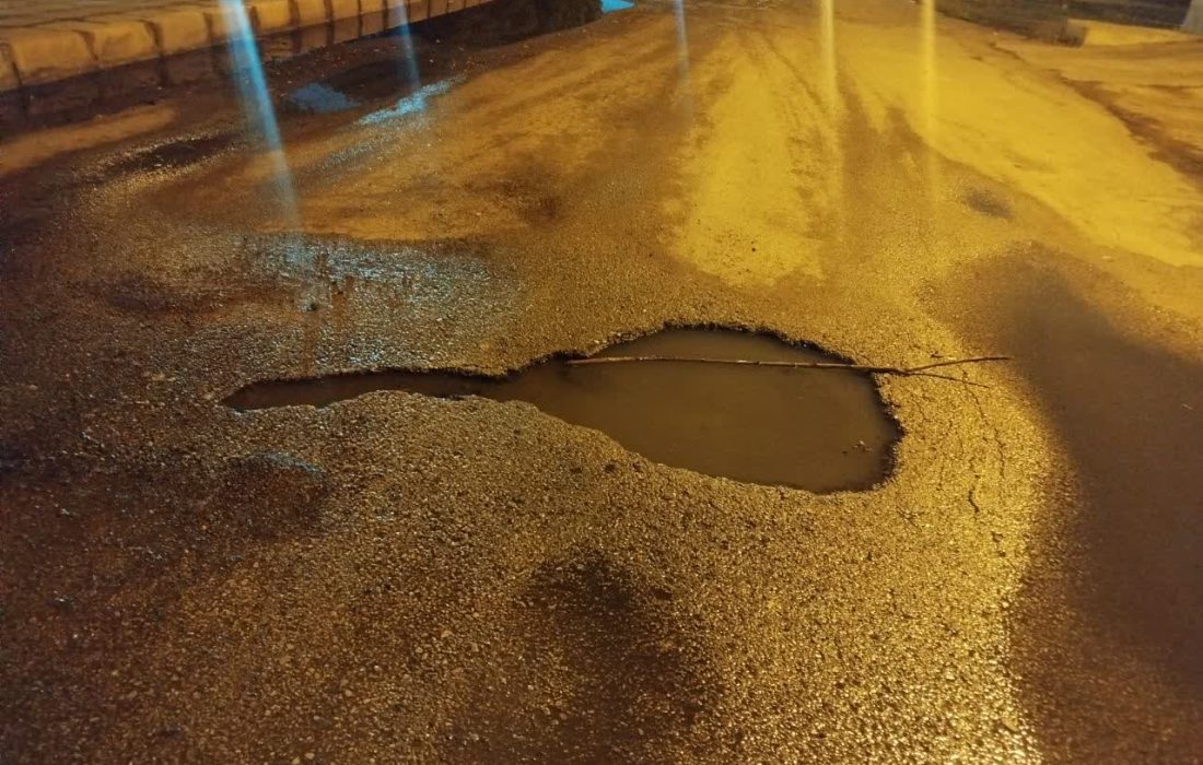 بالازدگی فاضلاب در شهرک برق اهواز؛ ساکنان از بی‌توجهی مسئولان گلایه دارند