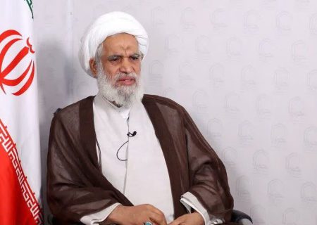 باید با مراجعه کنندگان به ادارات با کرامت رفتار کرد