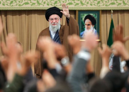 دیدار دانش‌آموزان و دانشجویان با رهبر انقلاب