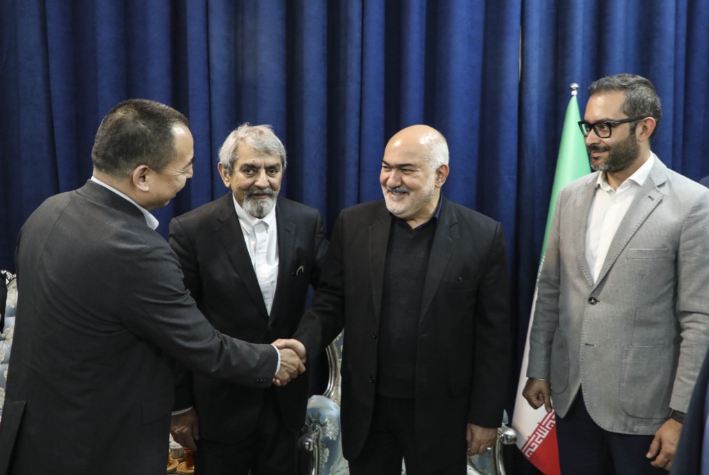 مهار آلاینده‌های نفتی و توسعه انرژی خورشیدی در خوزستان