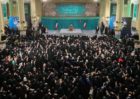 زن مدیر خانه است نه کارگزار