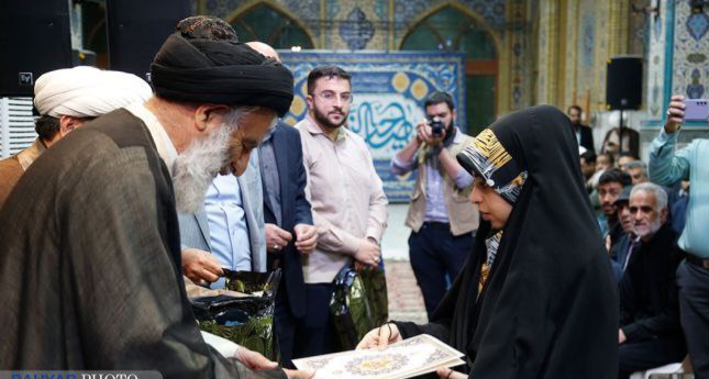 تجلیل از مادران و همسران شهدای اقتدار در حرم حضرت علی ابن مهزیار اهوازی