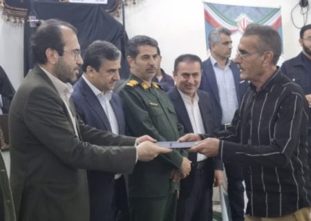 ۱۸۰ سند مالکیت به شهروندان منطقه ملاشیه اهواز اهدا شد