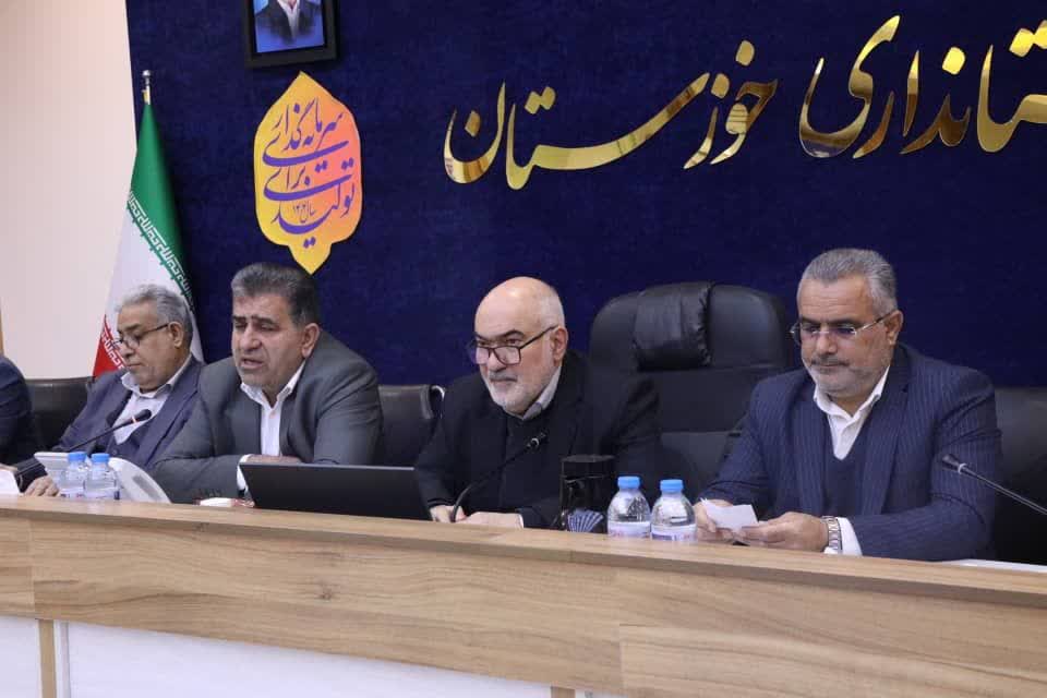 استاندار خوزستان خواستار افزایش سقف تسهیلات بانکی و انتقال حسابهای شرکتهای بزرگ به استان شد