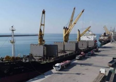 پهلوگیری ۳ کشتی گندم در بندر امام خمینی