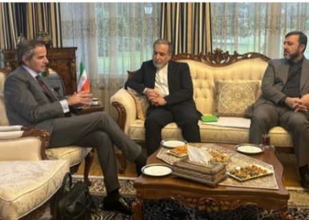 گروسی: با عراقچی گفت‌و‌گوهای عمیقی داشتم