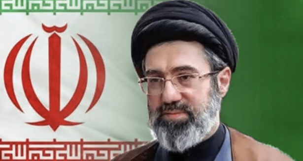 رهبر انقلاب: حضور مردم در میدان همانند ۴۰ روز گذشته استمرار داشته باشد