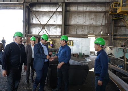 تقدیر فرماندار اهواز از کارگران شرکت لوله سازی